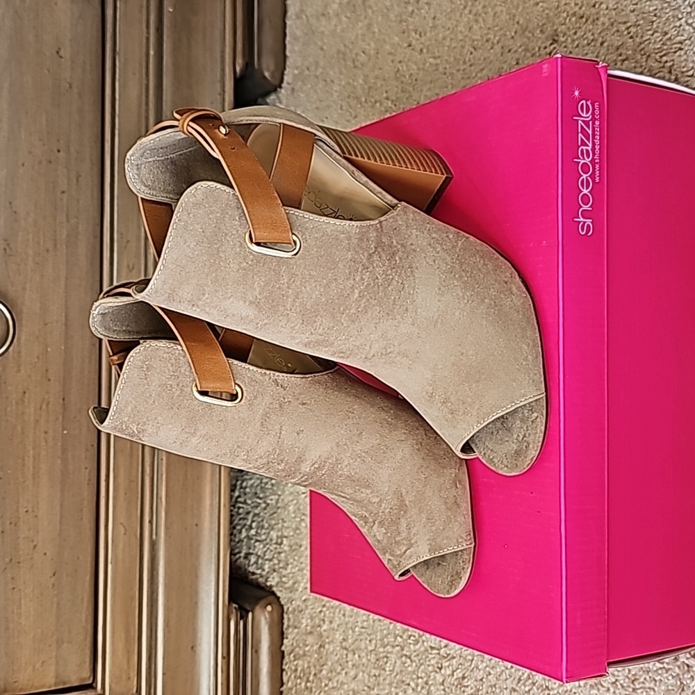 Open-Toed Heeled Boots Size 7.5 in Color Sand